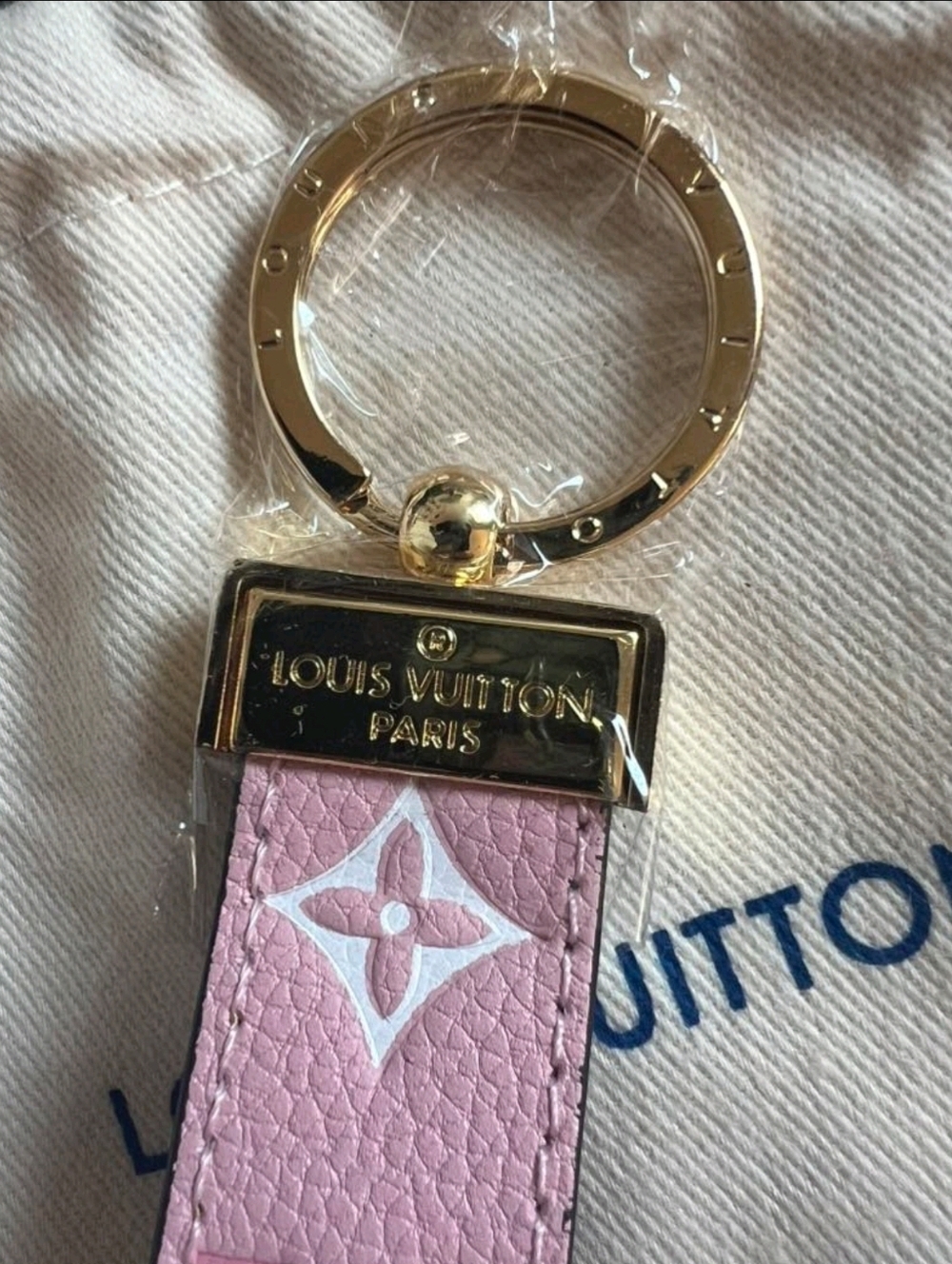 🩷 W/BOX Monogram Key Chain Strap - Picture 3 of 3